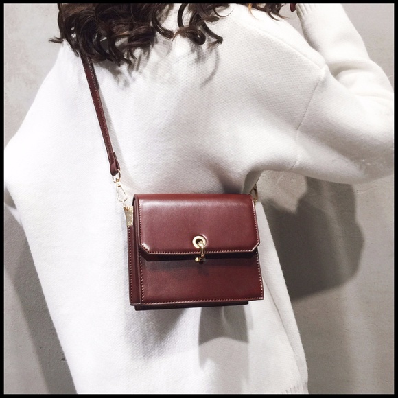 NEW ROME Crossbody / Shoulder Bag - Picture 3 of 8